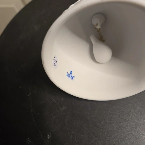 Lladro 2007 Porcelain White Bell Ornament - Picture 10 of 12